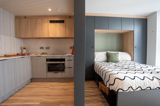 Ultimate Studio, Standard Floors