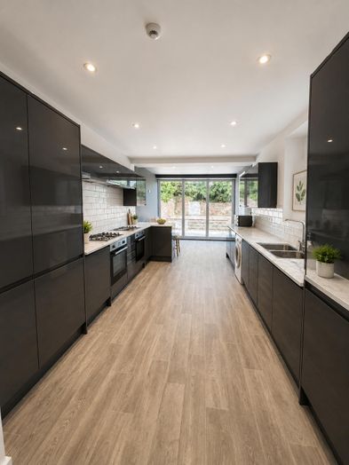 Photo of a 11 Eaton Crescent.