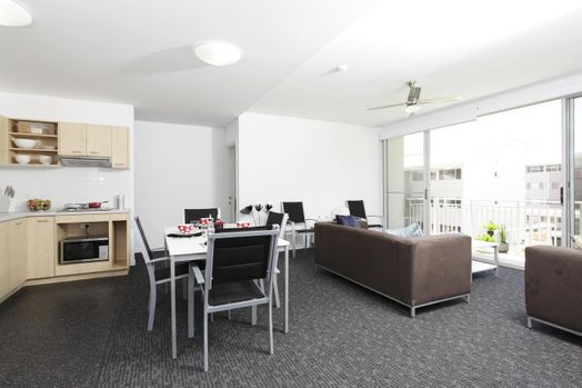 8 Bedroom Apartment South