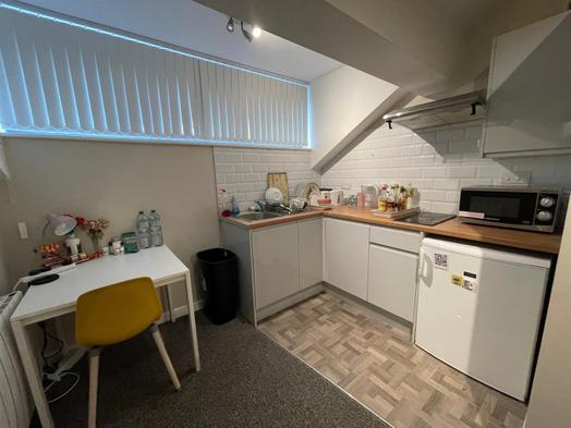 Photo of a lUXURY Studio 8, 62 Church Street, Lancaster, LA1 1LH.