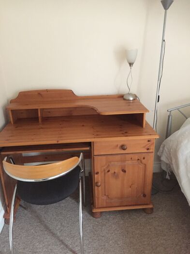 Photo of a package of 2 single rooms with bathroom.