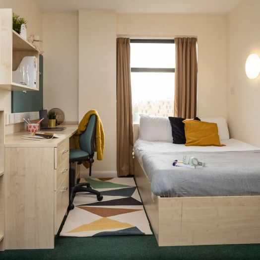 Silver En Suite