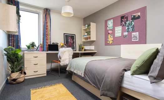 Photo of a ensuite room in a student hall in Leeds.