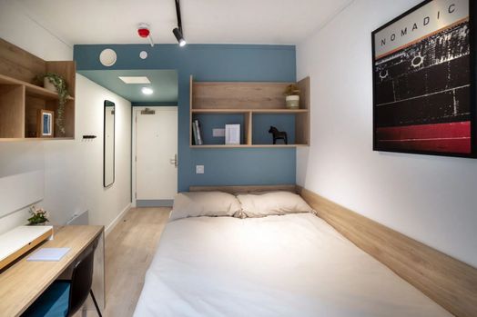 Bronze En Suite