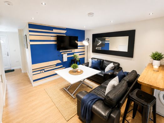Photo of a 21 Rhodaus Close.