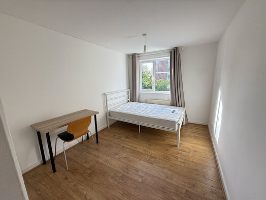 Photo of a 4 bedroom student house in Kingston Upon thames.