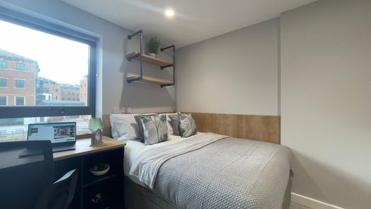 Bronze Studio