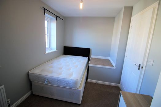 Photo of a 3 Laund Gardens, Lancaster, LA2 0LE.