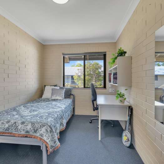 5 Bedroom Apartment South