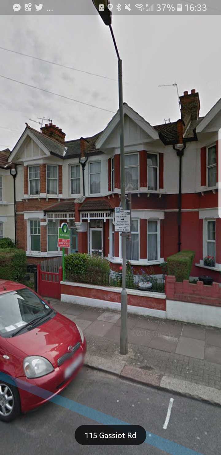 P O Of A Double Bed Room In 4 Bedroom House In London P O Of A Double Bed Room In 4 Bedroom House In London