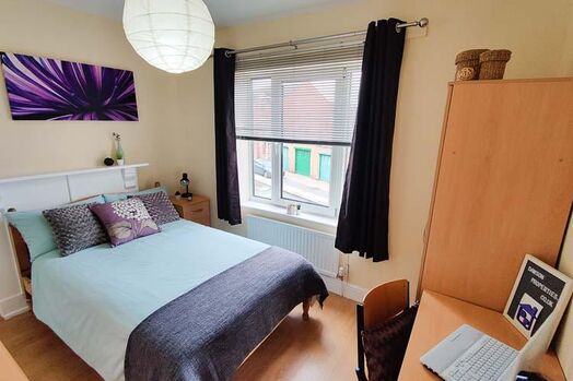 Photo of a aG2 - 7 Bedroom Large Student House.