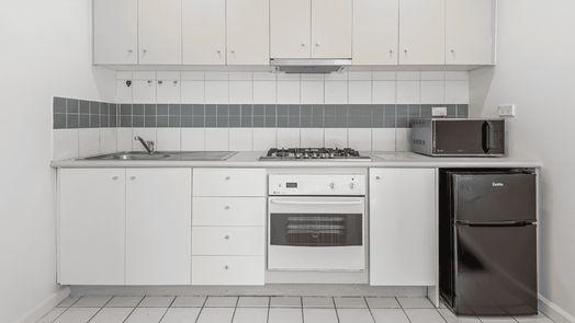 Photo of a student Living on A'Beckett.