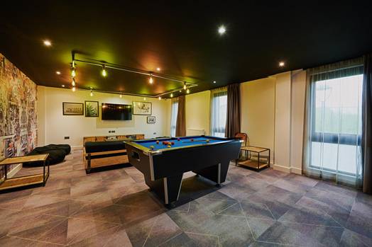 Photo of a glasgow West End.