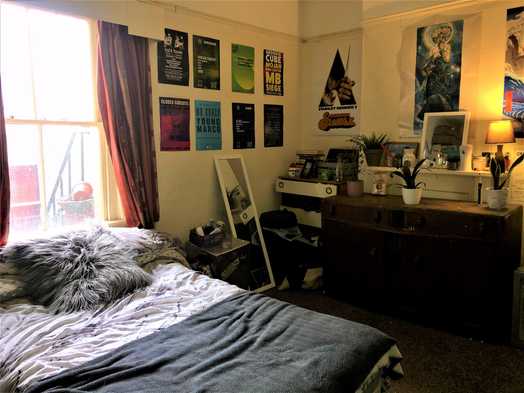Photo of a 8 Bedroom Flat Share .