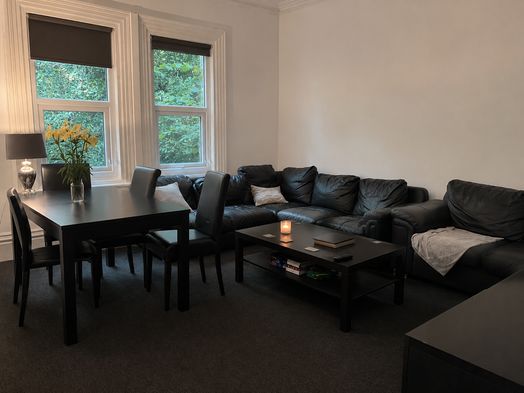 Photo of a 7-bedroom house in Leeds.