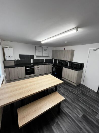 Photo of a nG7 6 Bed, 2 Bath House .