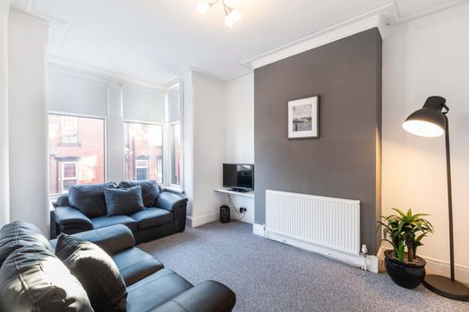 Photo of a 27, Glossop Street.