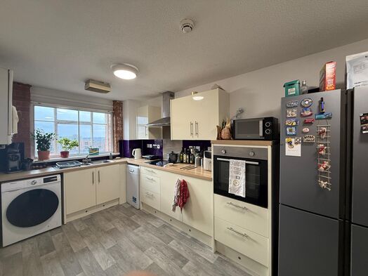 Photo of a 4 bedroom flat.