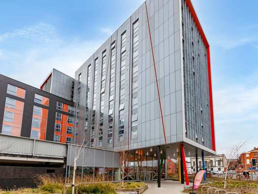 Photo of a one Islington Plaza.