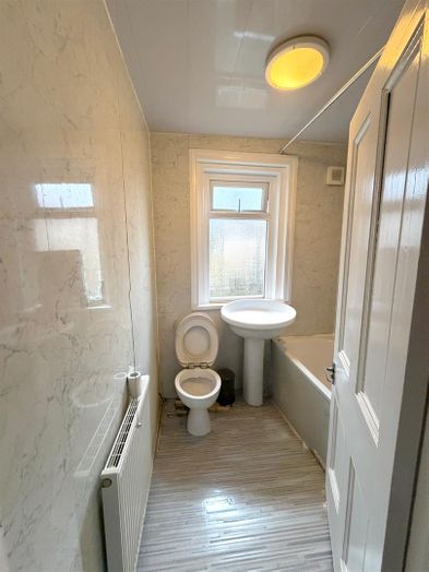 Photo of a 72 Coulston Road, Lancaster, LA1 3AE.
