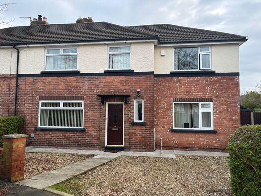 6-bedroom house in Ormskirk