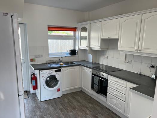 Photo of a 6 bed house in Filton, Bristol.