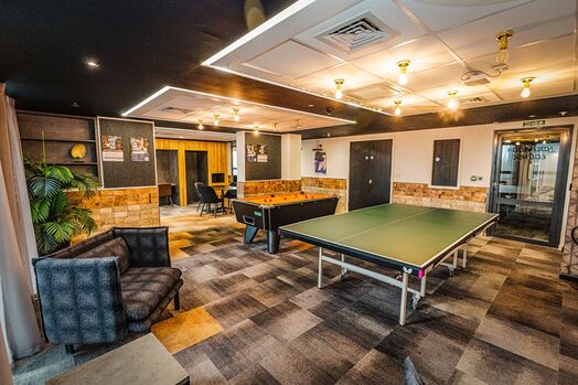 Photo of a chapter Ealing.