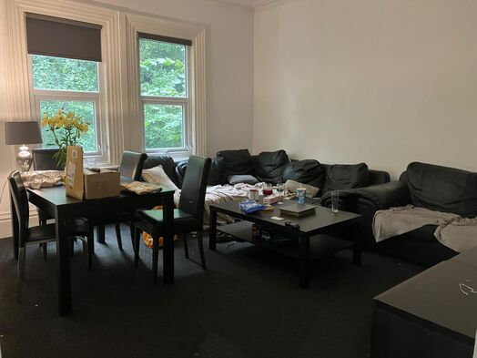 Photo of a 7-bedroom house in Leeds.