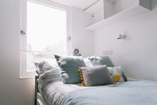 Basic 5 Bed Apartment