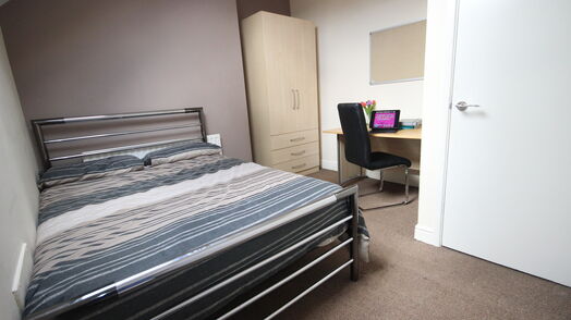 Photo of a 5-bedroom flat in Sheffield.