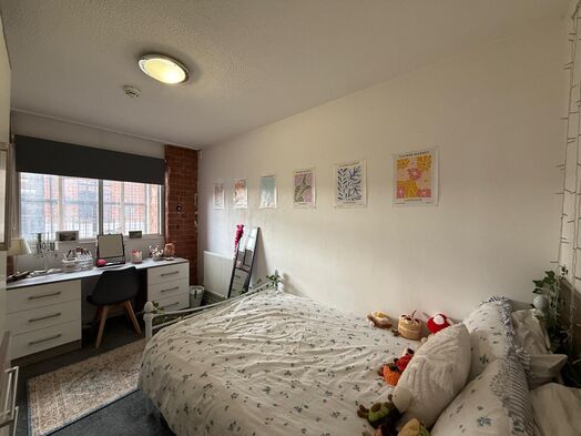 Photo of a 4 bedroom flat.