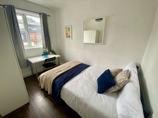 Photo of a lovely 5 bedroom house, Pomona Street, S11.