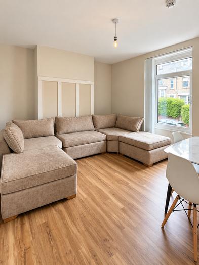 Photo of a 17 Glanmor Crescent.