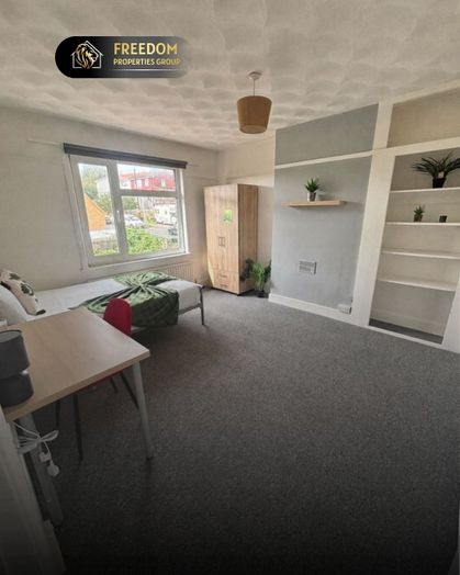 Photo of a 🔥HUGE LUXURY ROOM  - FANTASTIC LOCATION - HALF PRICE FIRST MONTH!! 🔥.