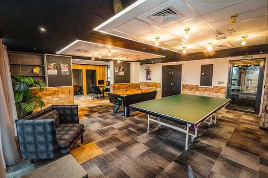 Photo of a chapter Ealing.