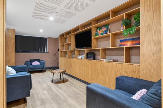 Photo of a canvas The Heights.