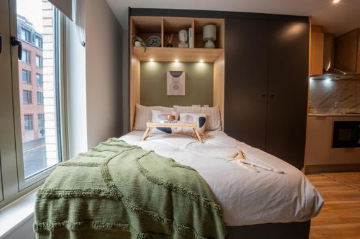 Premium Studio Plus, Standard Floors