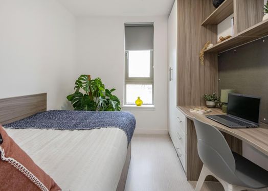 Bronze Sky View Ensuite