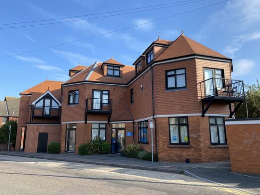 Photo of a richmond Court - 2 bedroom quality student apartments.