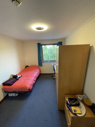 Photo of a room in 7-bedroom house in Beeston.