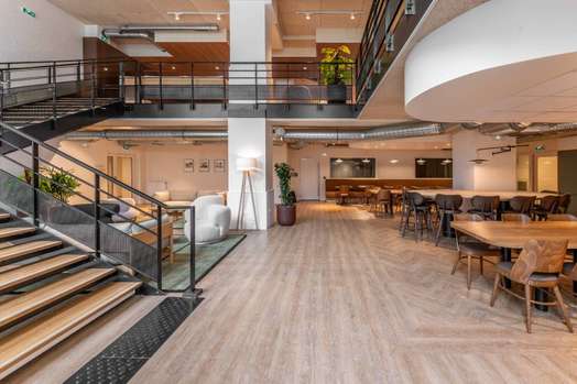 Photo of a canvas Paris La Defense Students.