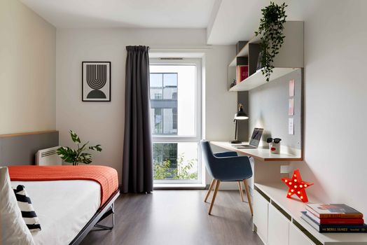 Gold Ensuite - Accessible