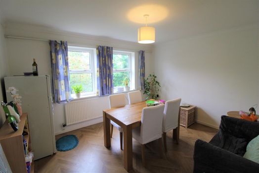 Photo of a 5 Salisbury Court West Rd, Lancaster, LA1 5PE.
