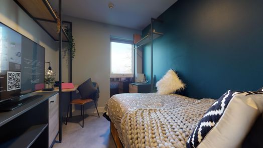 Classic Ensuite (Courtyard Facing)