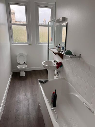 Photo of a spacious 4-Bedroom Flat to Let – Marchmont Road, Edinburgh.