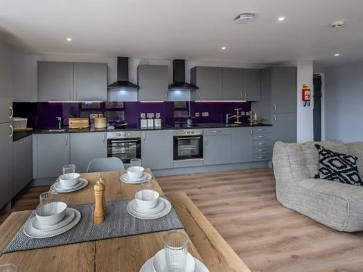 6 Bed Premium En Suite