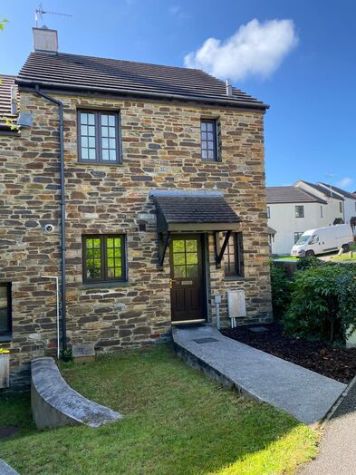 Photo of a ideal for Exeter Medical Students 3 Bed House 10 minute walk from Royal Cornwall Hospital.