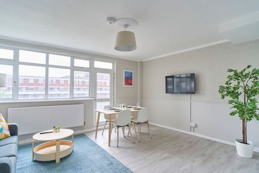 Photo of a 483 Fellows Court.