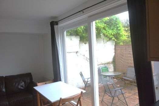 Photo of a double rooms avail August £585 pm.