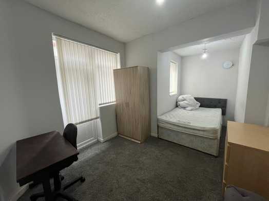 Photo of a room Available £140PPPW on Milnthorpe Street.